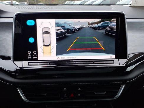 New 2026 Volkswagen Atlas SE image 13