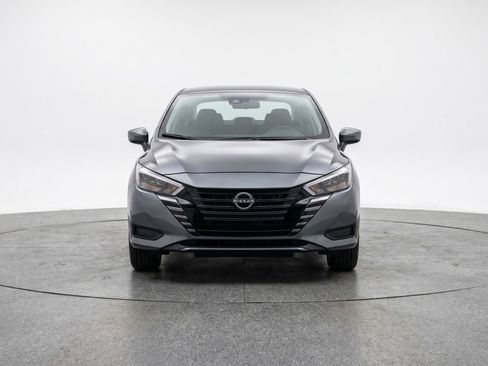 Used 2025 Nissan Versa SV FWD image 2