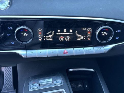 Used 2025 Genesis GV70 2.5T Select w/ Select Package image 9