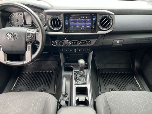 Used 2019 Toyota Tacoma TRD Off-Road w/ Technology Package AWD/4WD image 35