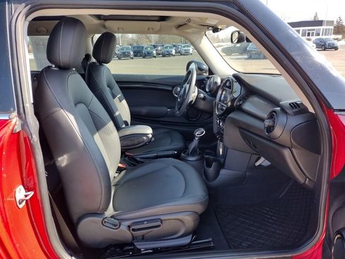 Used 2019 MINI Cooper 2-Door Hardtop image 15