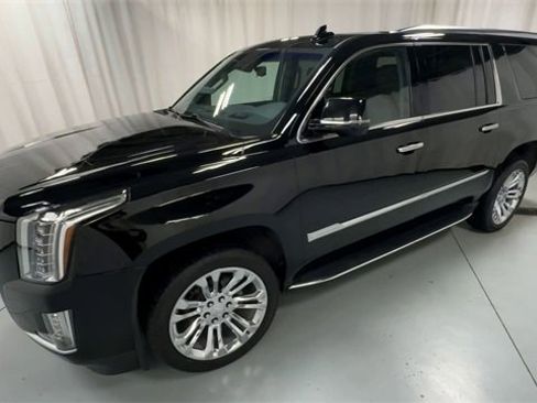 Used 2019 Cadillac Escalade ESV Premium Luxury w/ LPO, Radiant Package image 4