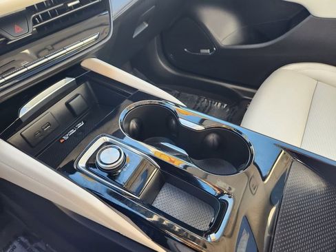 Used 2025 Buick Envision Avenir image 17