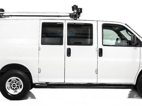 Used 2017 GMC Savana 2500 image 5