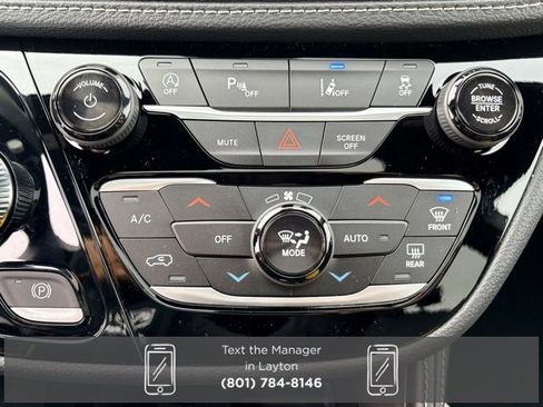 New 2026 Chrysler Pacifica Limited image 21