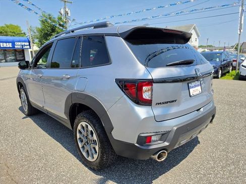 Used 2025 Honda Passport TrailSport image 3