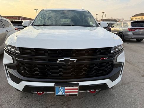 Used 2023 Chevrolet Suburban Z71 w/ Luxury Package image 3