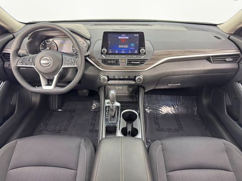 Used 2023 Nissan Altima 2.5 SV image 11