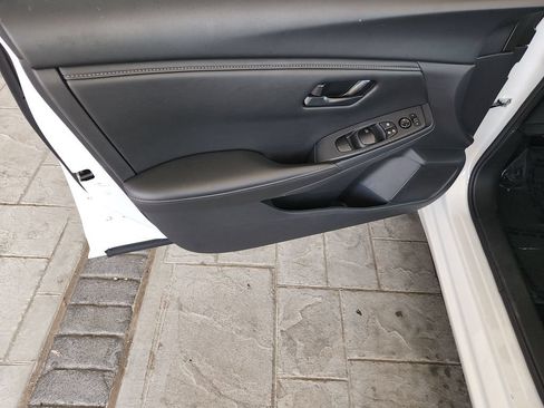 Certified 2025 Nissan Sentra S FWD image 28