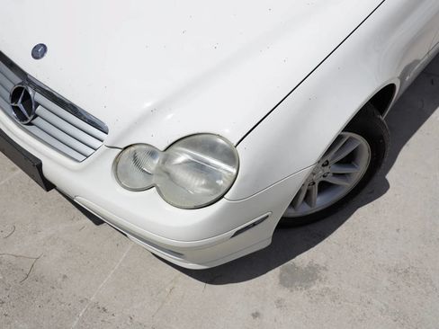 Used 2002 Mercedes-Benz C 230 Coupe image 2