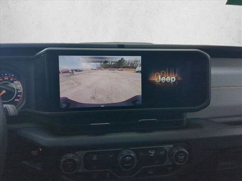 Certified 2025 Jeep Gladiator Sport image 14
