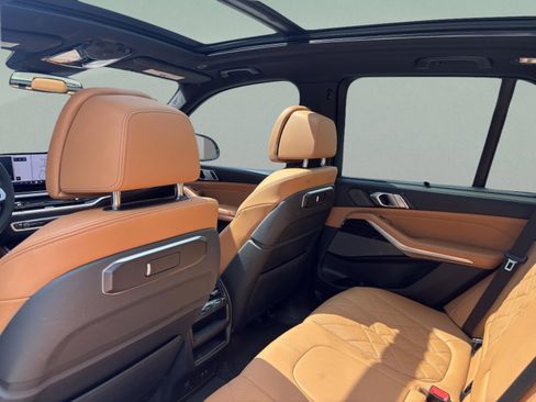 Used 2025 BMW X5 sDrive40i w/ M Sport Package image 31