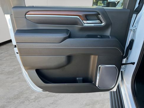 Used 2024 GMC Sierra 2500 Denali w/ Denali Reserve Package image 18