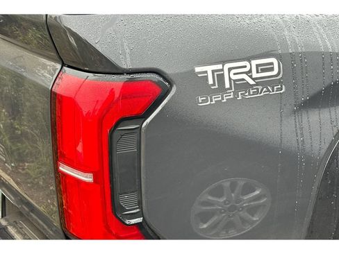 Used 2026 Toyota Tacoma TRD Off-Road w/ TRD Off Road Upgrade Package AWD/4WD image 7