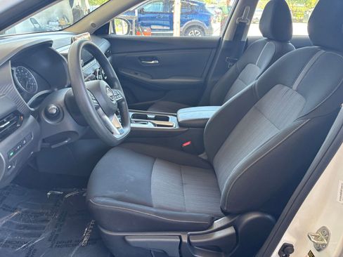 Used 2025 Nissan Sentra SV FWD image 28