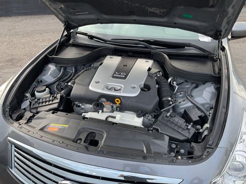Used 2013 INFINITI G37 Journey RWD image 23