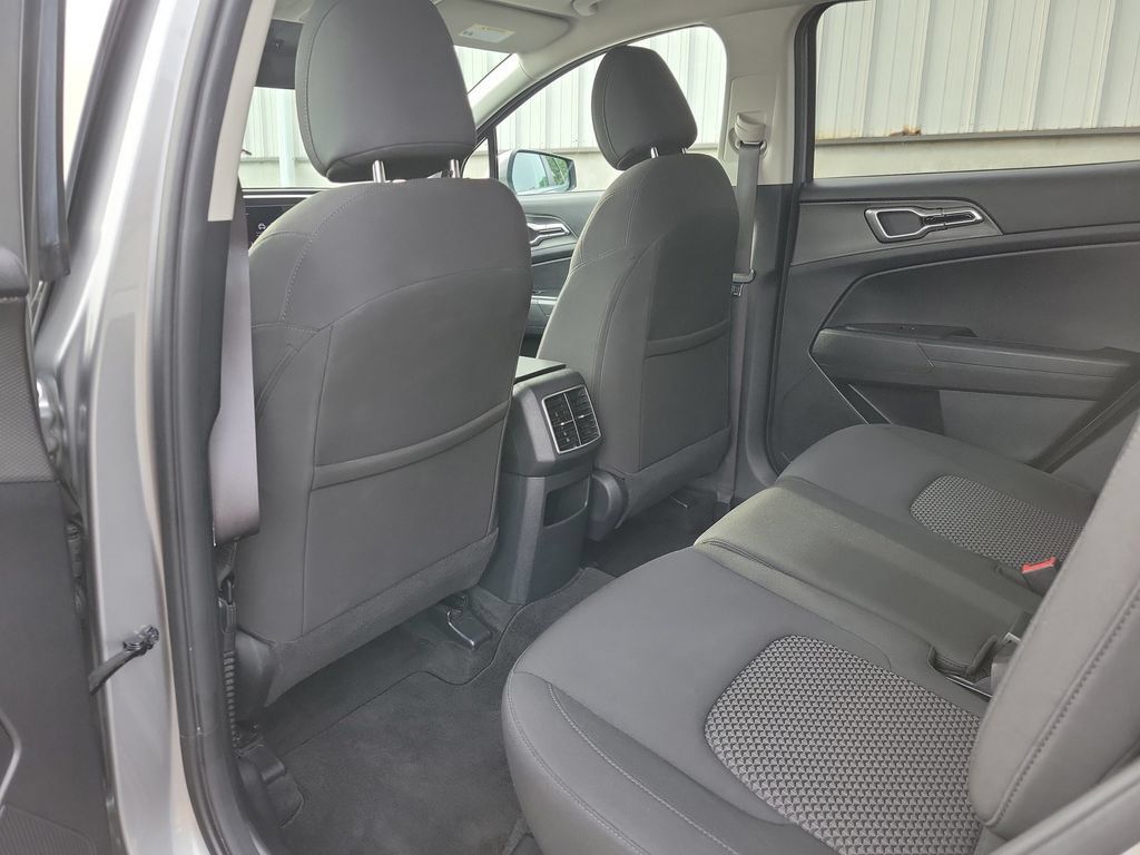 Used 2024 Kia Sportage LX FWD image 16