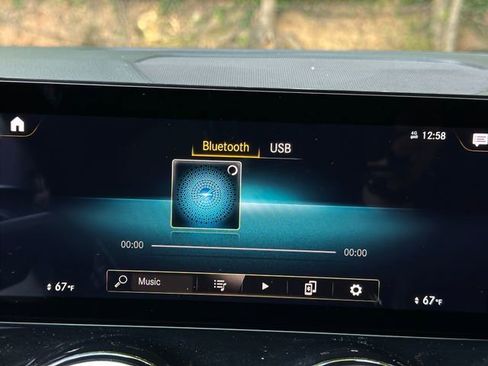 Used 2022 Mercedes-Benz GLB 250 4MATIC image 26