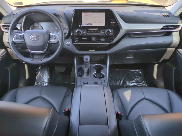 Used 2023 Toyota Highlander XLE AWD/4WD image 15