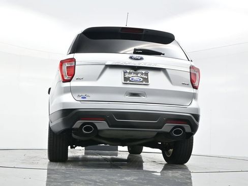 Used 2018 Ford Explorer XLT w/ Equipment Group 202A AWD/4WD image 52