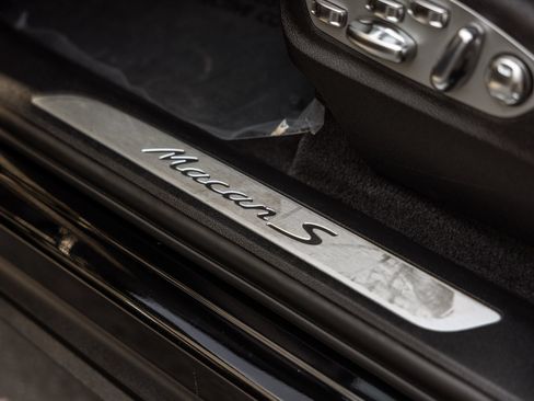 Certified 2023 Porsche Macan S AWD/4WD image 15