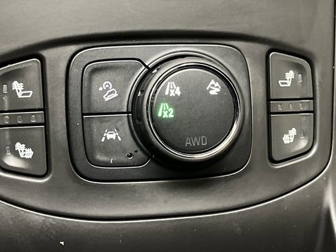 Used 2023 GMC Terrain SLT image 15