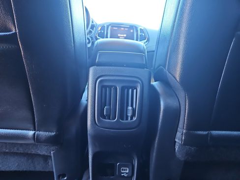 Used 2021 Jeep Compass Limited image 21