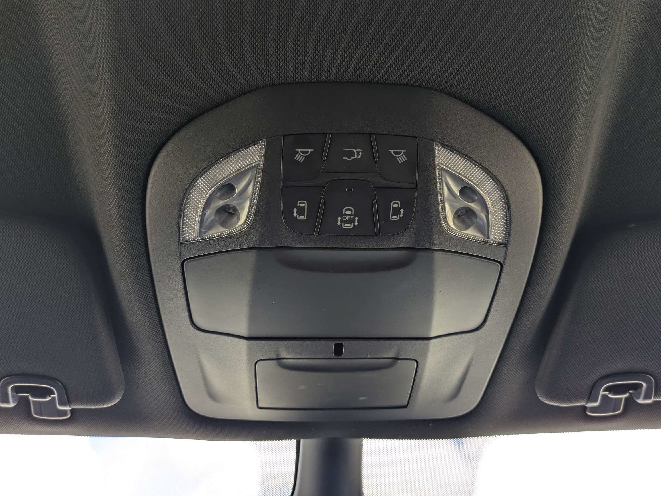 Used 2025 Chrysler Pacifica Select FWD image 34