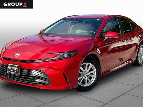 Used 2026 Toyota Camry LE w/ Convenience Package FWD image 1