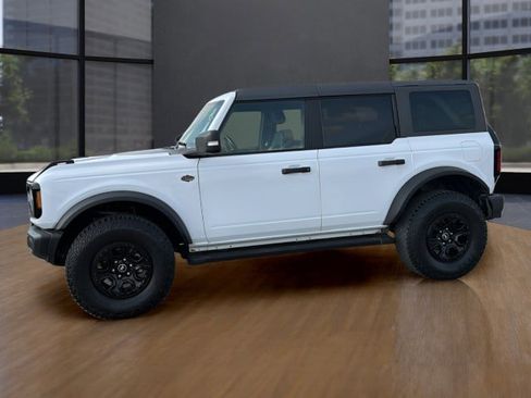 Used 2023 Ford Bronco Wildtrak image 13