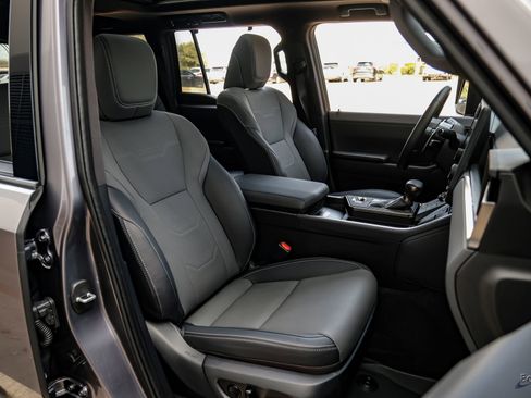 Used 2025 Lexus GX 550 w/ Accessory Package (Z1) image 45