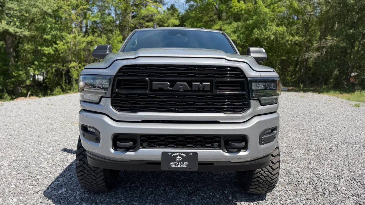 Used 2022 RAM 2500 Limited AWD/4WD image 2