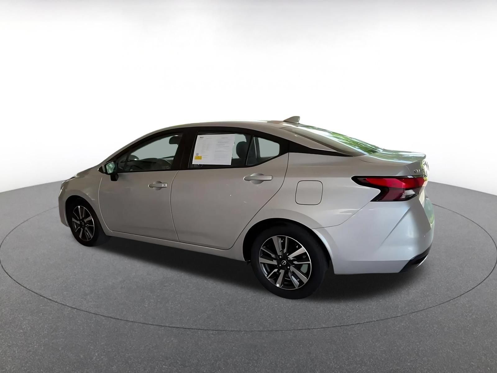 Used 2025 Nissan Versa SV FWD image 9