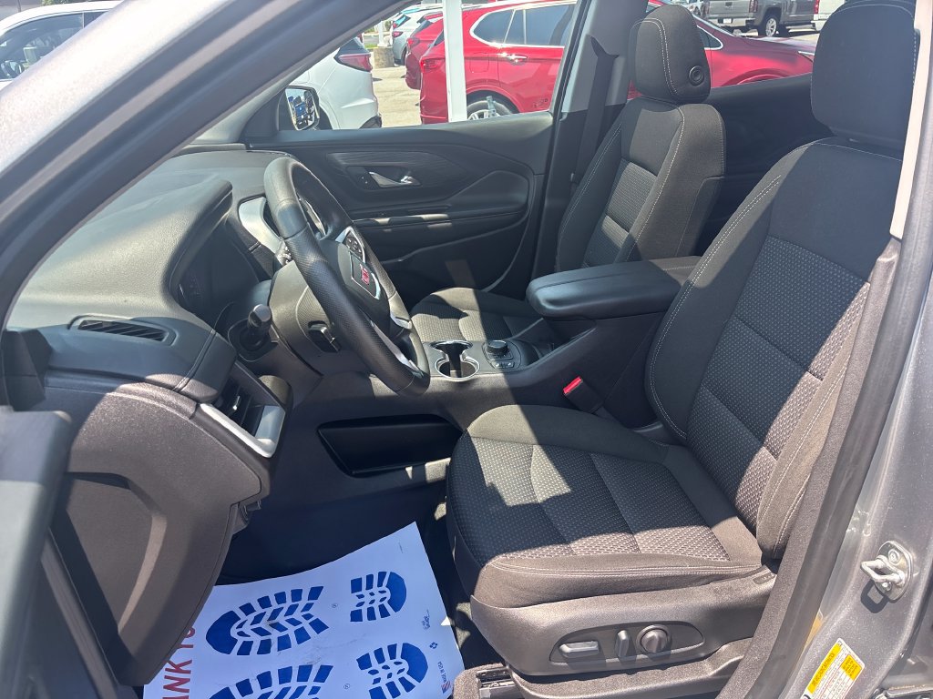 Used 2024 GMC Terrain SLE w/ Driver Convenience Package FWD image 14