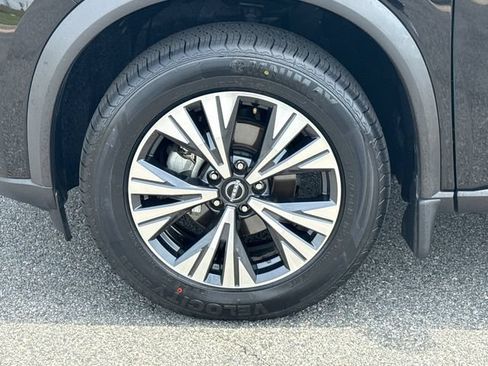 Used 2023 Nissan Rogue SV w/ SV Premium B Package FWD image 11