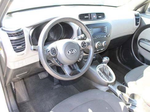 Used 2014 Kia Soul + image 13