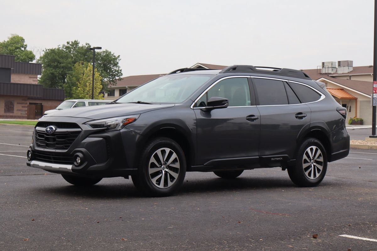Used 2023 Subaru Outback Premium AWD/4WD image 11