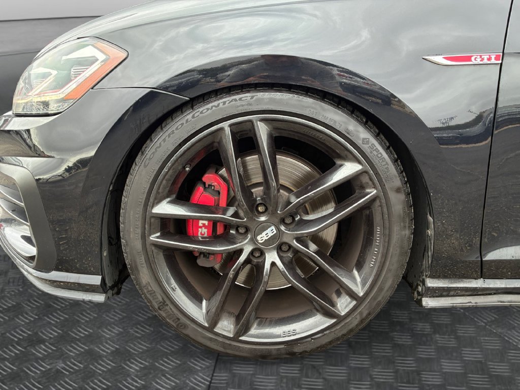 Used 2020 Volkswagen GTI SE FWD image 22