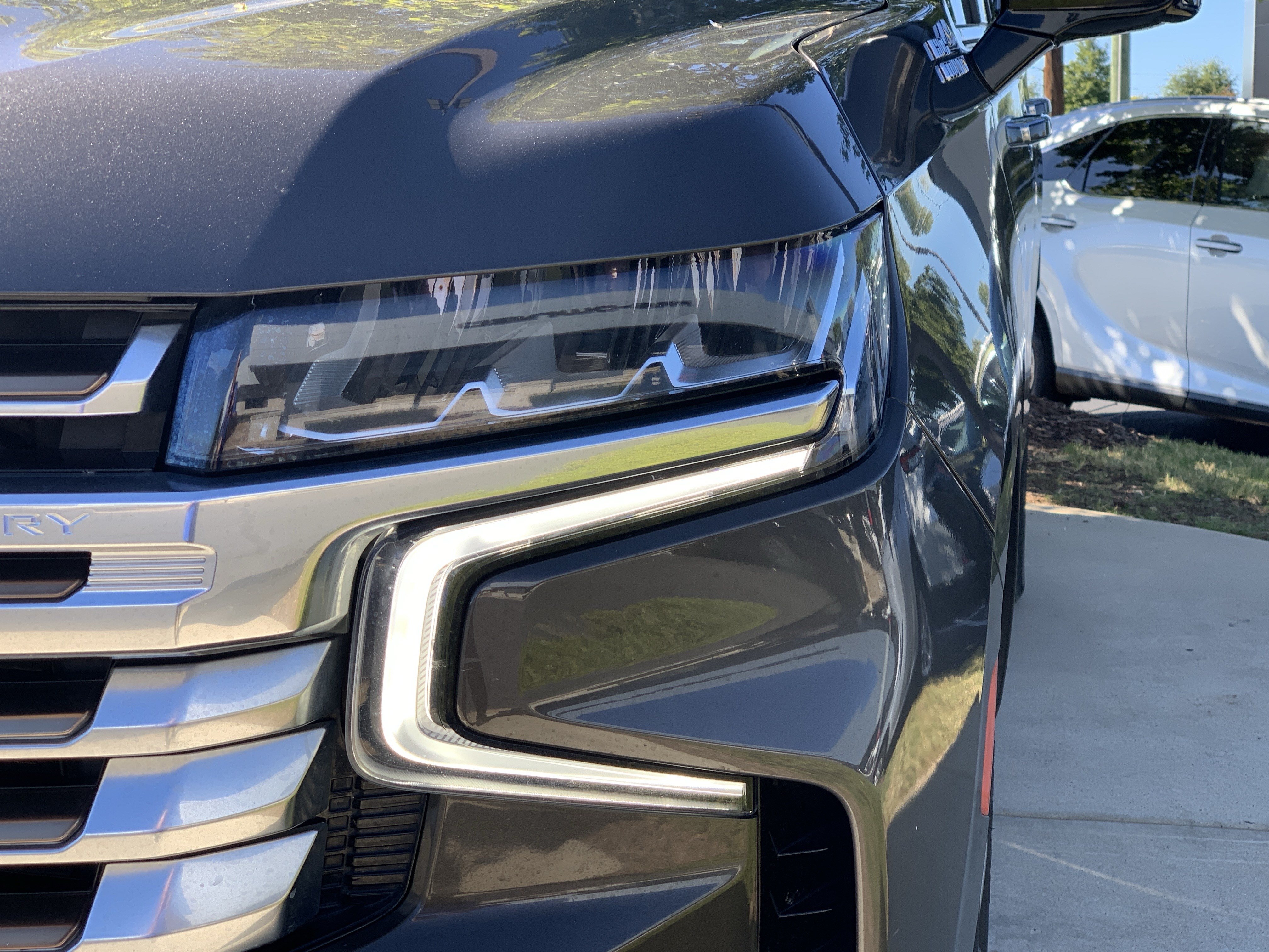 Used 2021 Chevrolet Tahoe High Country w/ Premium Package AWD/4WD image 6
