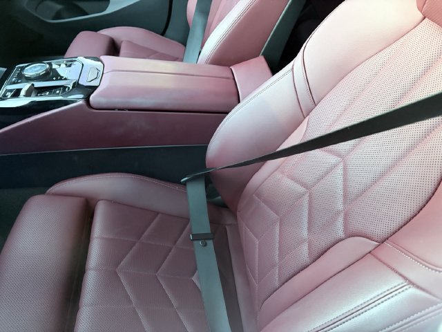Used 2024 BMW i5 eDrive40i w/ Premium Package RWD image 9