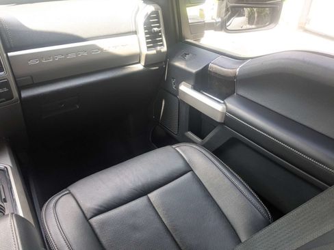 Used 2022 Ford F250 Lariat w/ Lariat Ultimate Package AWD/4WD image 17