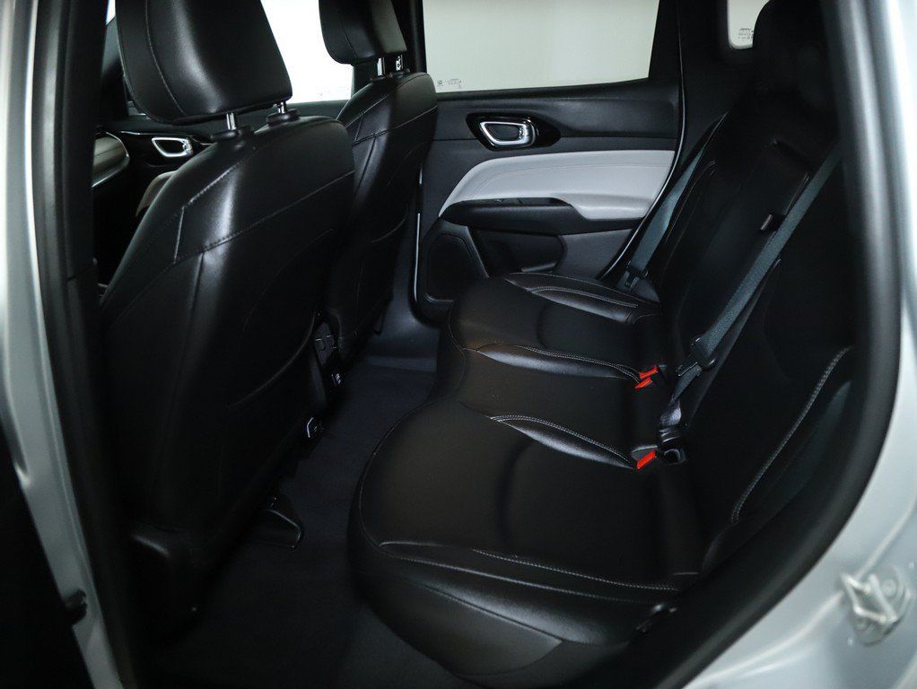 Used 2025 Jeep Compass Limited AWD/4WD image 14