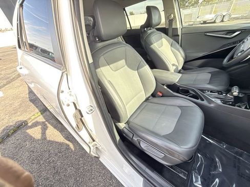 Used 2023 Kia Niro EX image 19