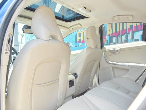 Used 2014 Volvo S60 T5 image 16