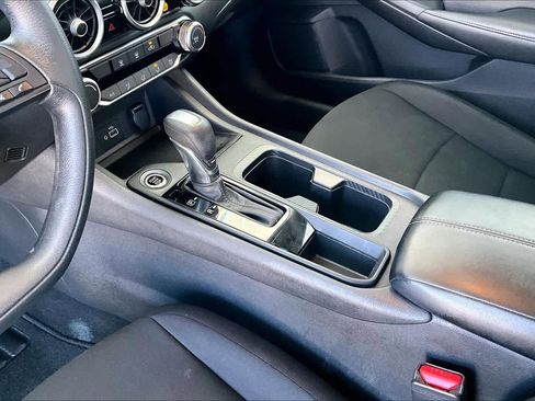 Used 2024 Nissan Sentra S image 15