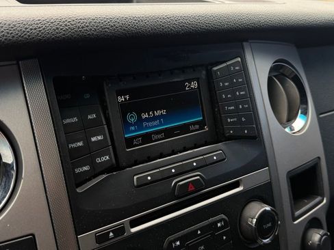 Used 2017 Ford Expedition XLT image 16