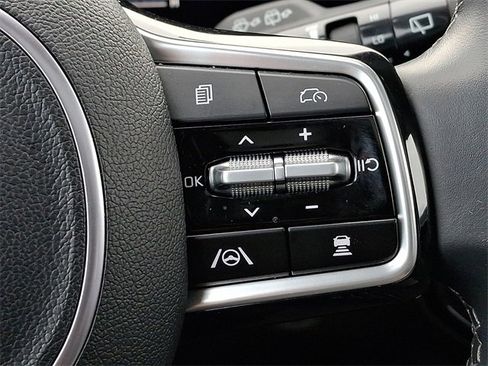 Certified 2025 Kia Sorento S w/ Panoramic Sunroof Package image 21