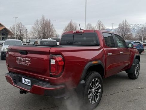 Used 2025 GMC Canyon Denali image 6