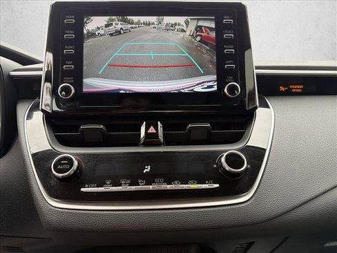 Used 2020 Toyota Corolla LE FWD image 20