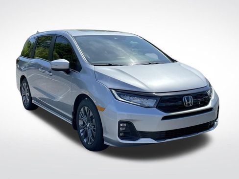 New 2026 Honda Odyssey Touring image 8